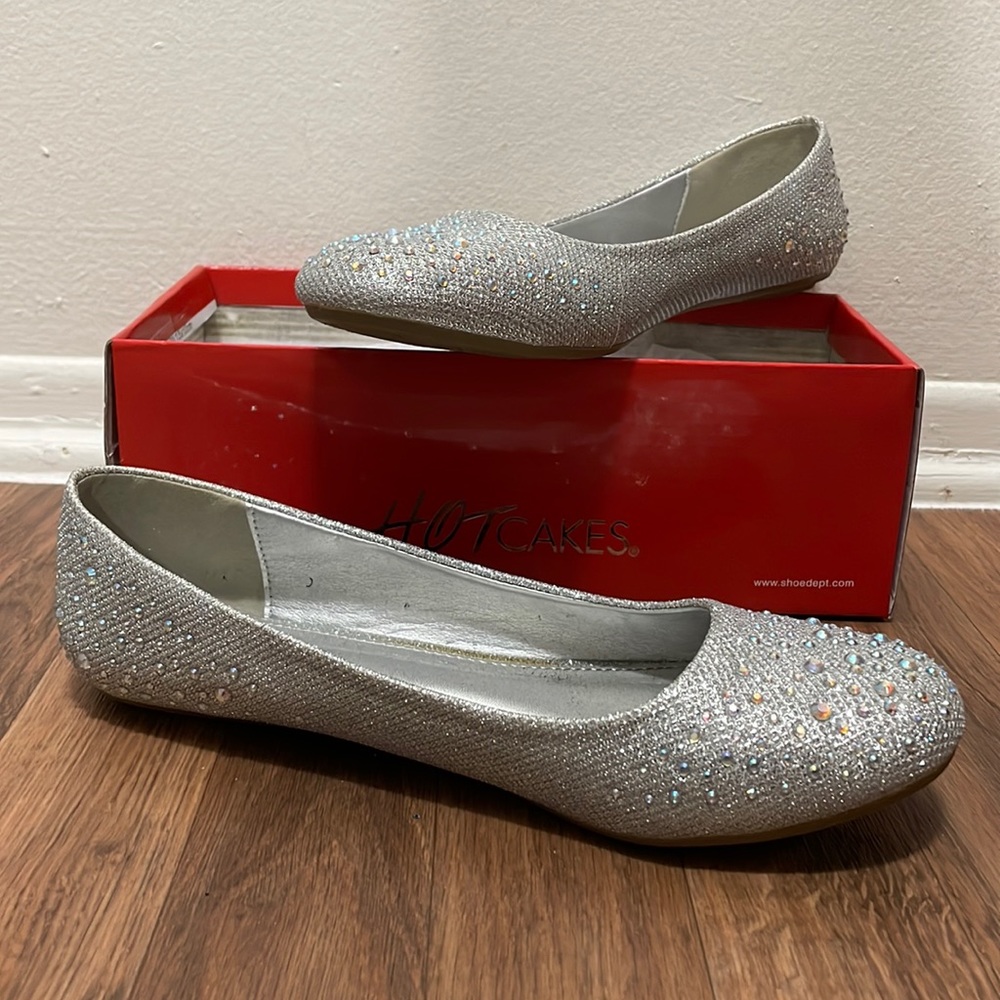 hotcakes sliver glitter ballet flats